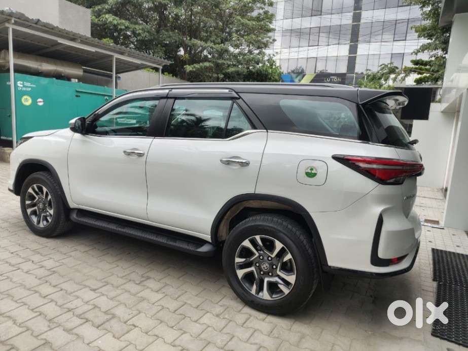 Toyota Fortuner Legender 4x4 At 2.8, 2024
