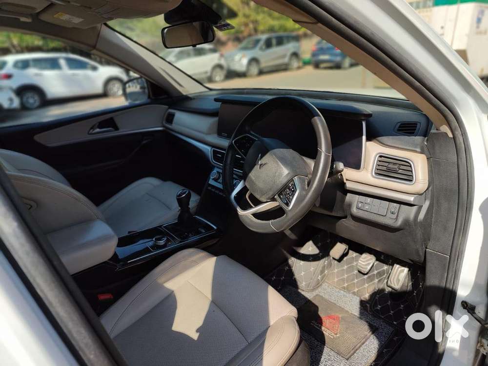 Mahindra Xuv700 2.2 Ax 7 Diesel Mt Luxury Pack Str, 2022, Diesel