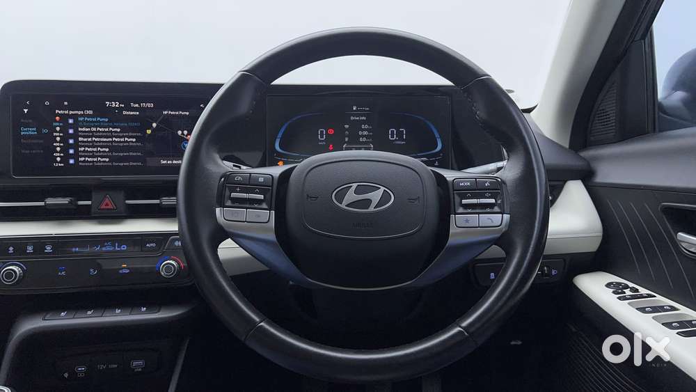 Hyundai Verna 1.5 Sx (o) Petrol Mt, 2023, Petrol