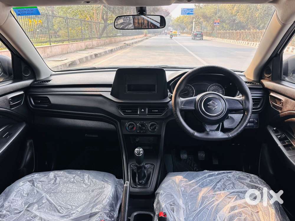 Maruti Suzuki Brezza 1.5 Lxi Smart Hybrid, 2025, Petrol