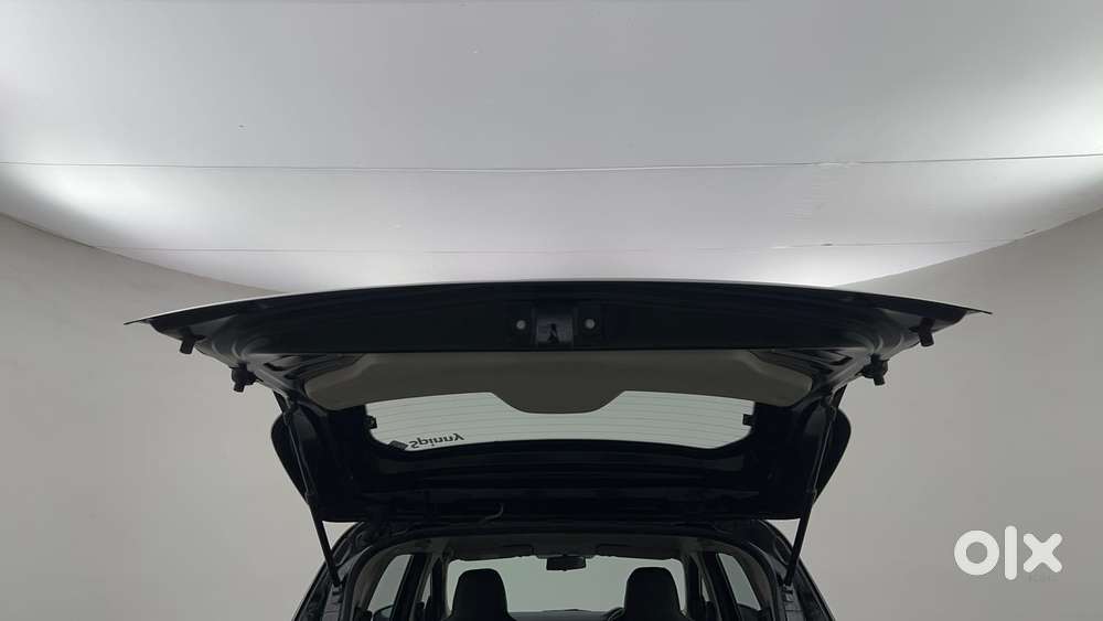 Renault Triber Rxz, 2024, Petrol