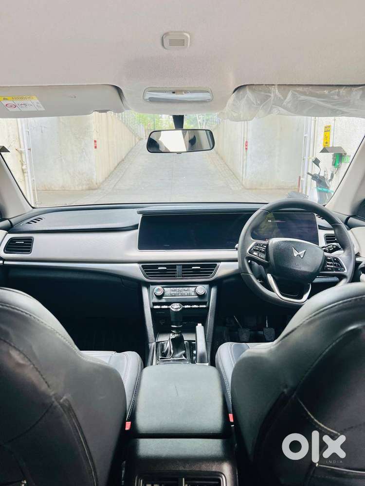 Mahindra Xuv700 Ax3 Diesel Manual | 2022 Model | Mint Condition