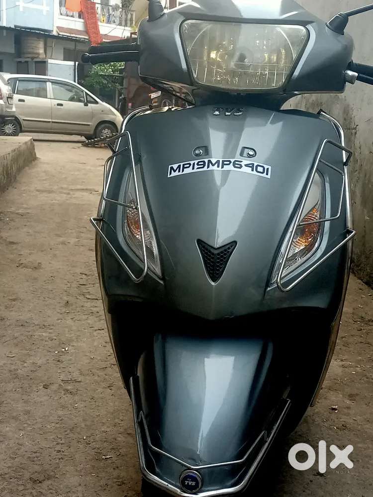 showroom condition main hai koi bhi kaam nahi hai