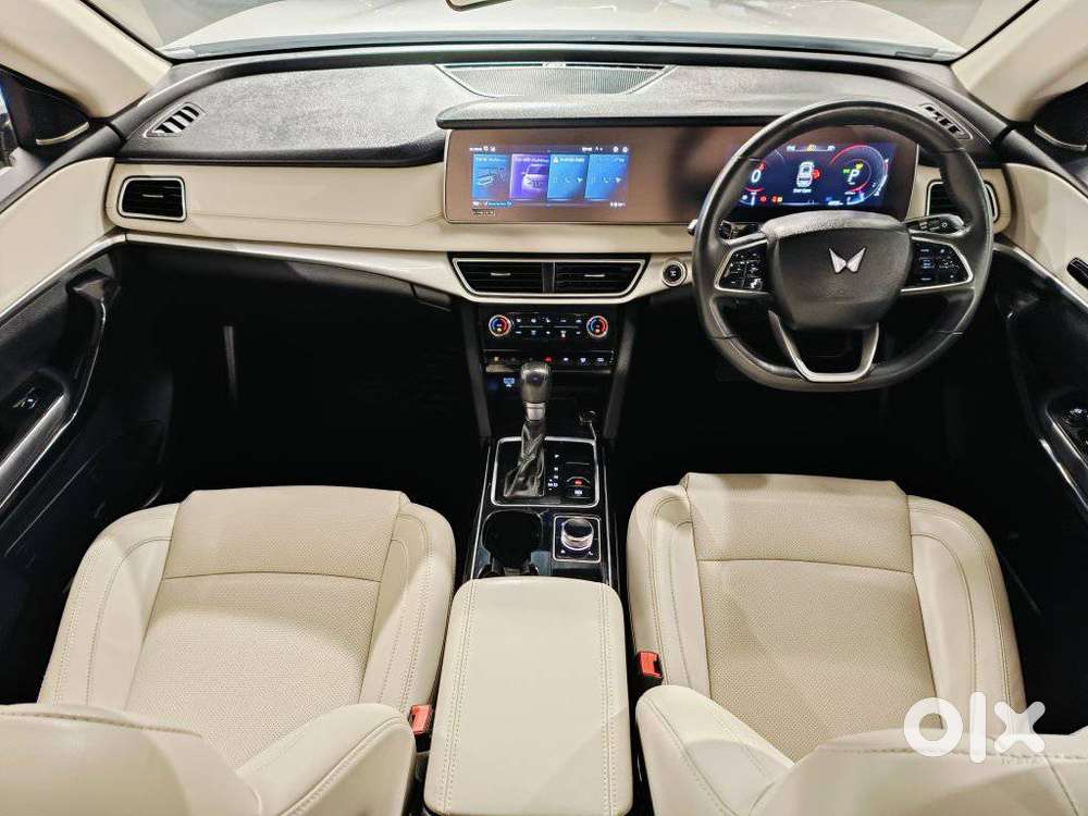 Mahindra Xuv700 2.2 Ax 7 Diesel At Luxury Pack Str, 2023, Diesel