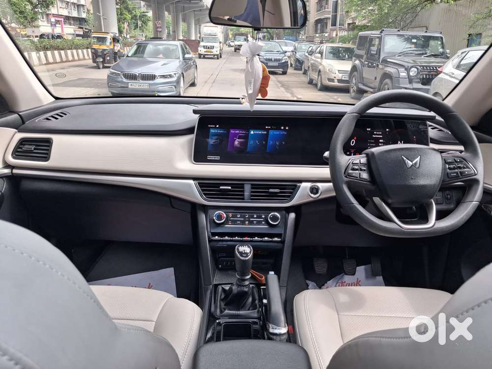 Mahindra Xuv700 2.2 Ax 5 Diesel Mt 7 Str, 2025, Diesel