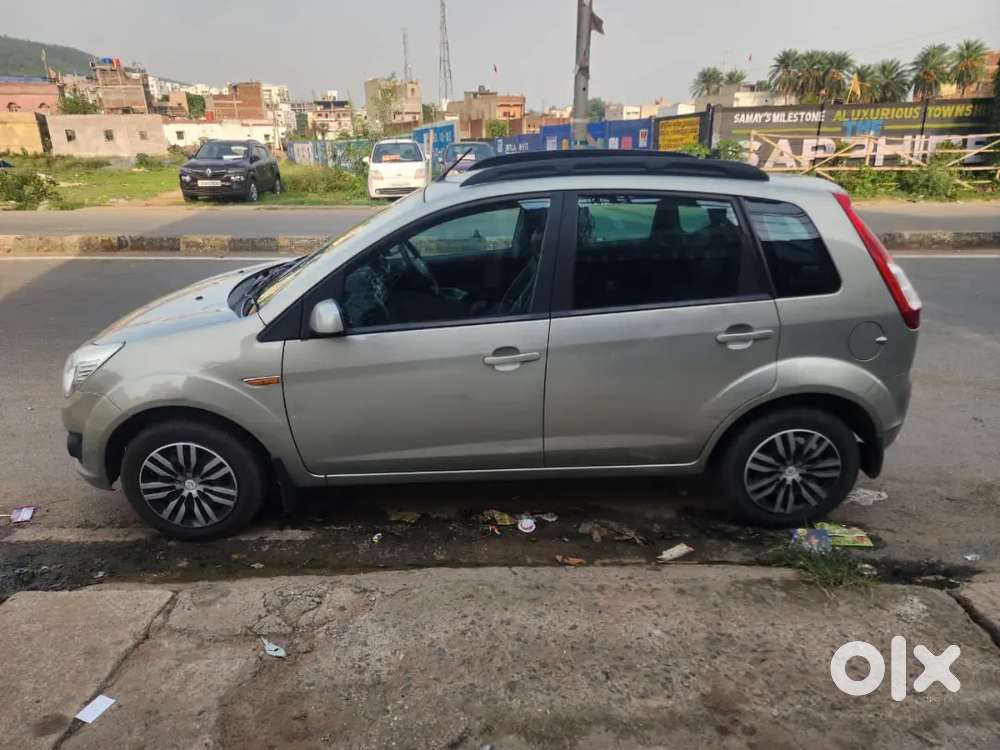 Ford Figo 2013 Petrol 87800 Km Driven