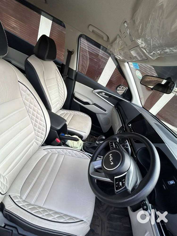 Kia Carens 1.4 Luxury 7 Str, 2023, Petrol