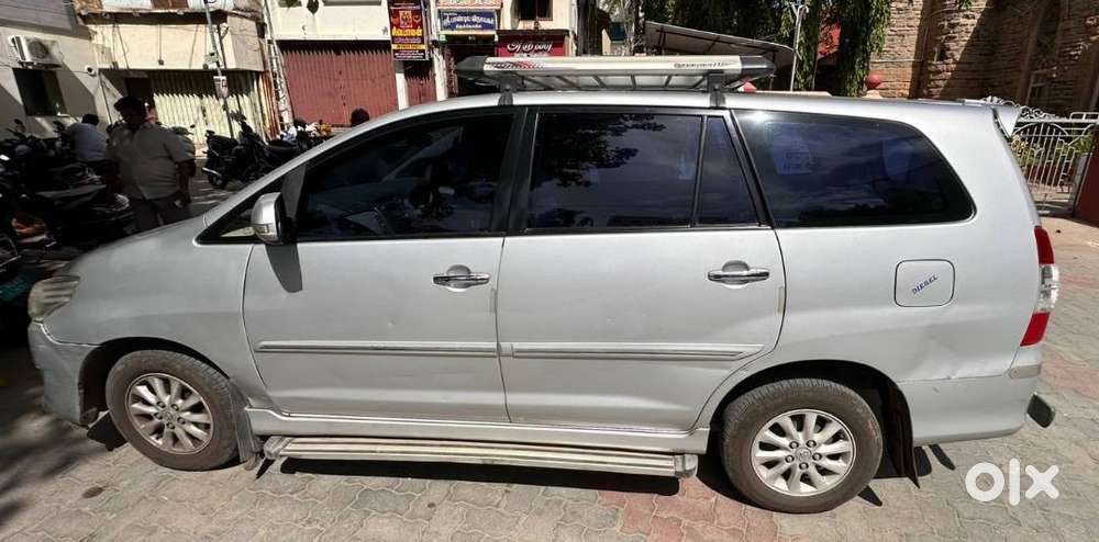 Toyota Innova 8seater