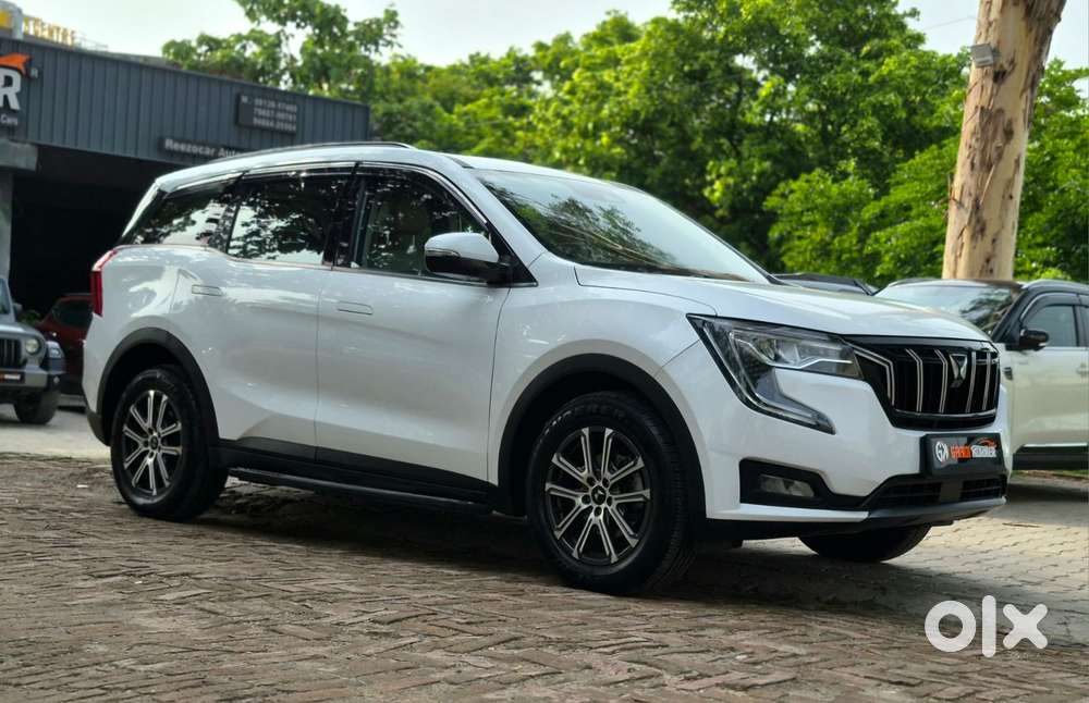 Mahindra Xuv700 2.0 Ax 7 Petrol At Str, 2024, Petrol
