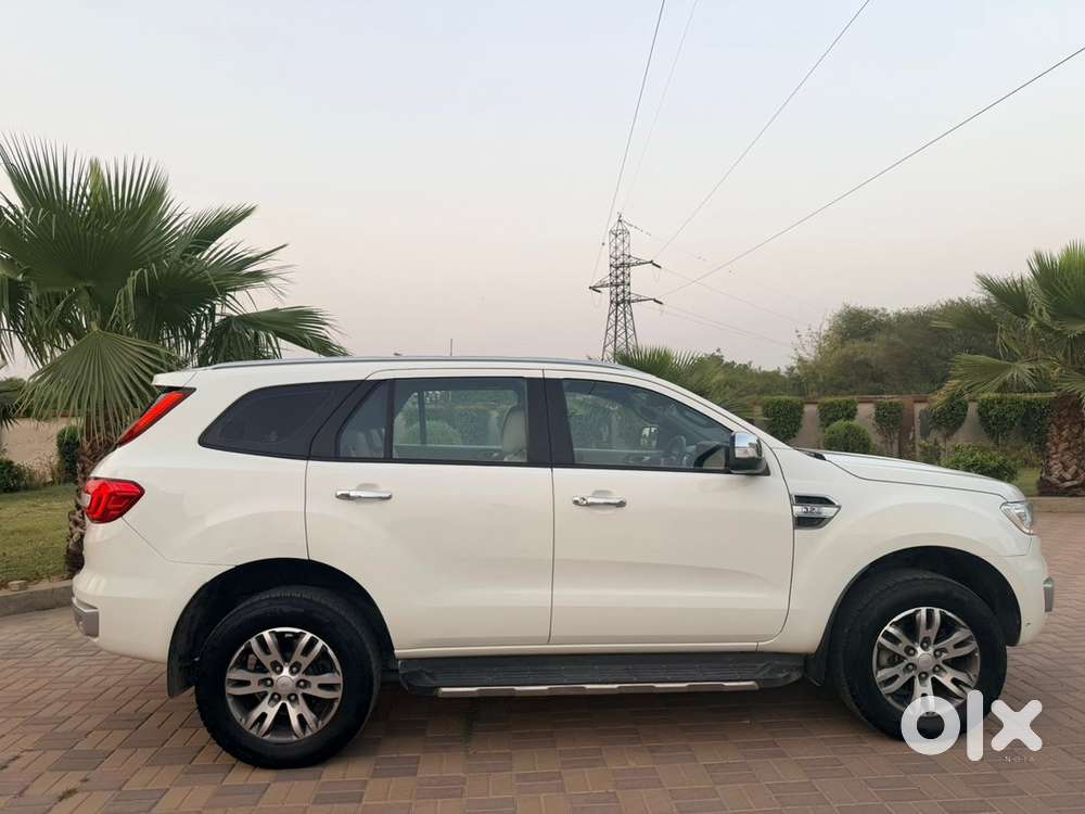 Ford Endeavour 3.2 Titanium 2017