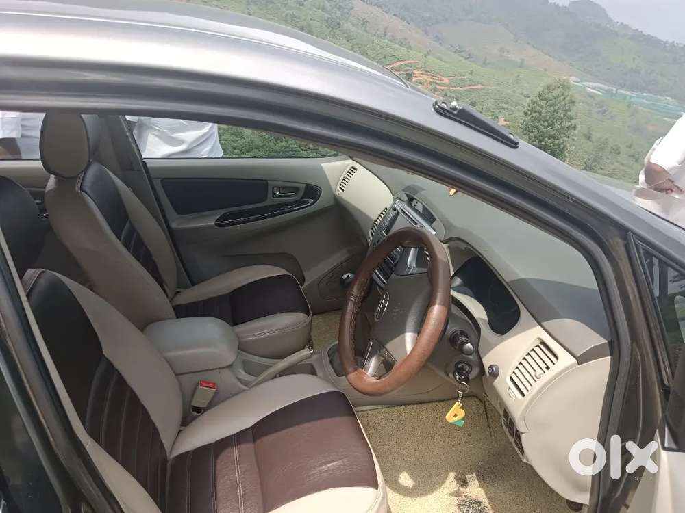 Toyota Innova 2.5 Zx 2013 Oct Make