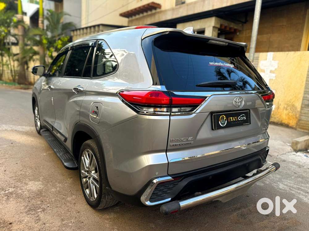 Toyota Innova Hycross 2.0 Zx (o) Hybrid 7 Str, 2025, Petrol