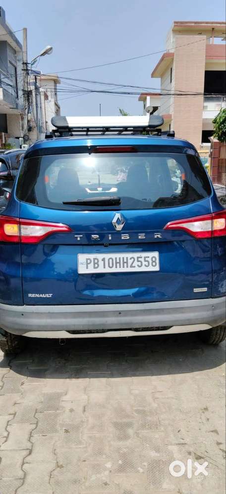 Renault Triber Rxz Petrol Mt 1.0 Ece 2020 Top Varient Model