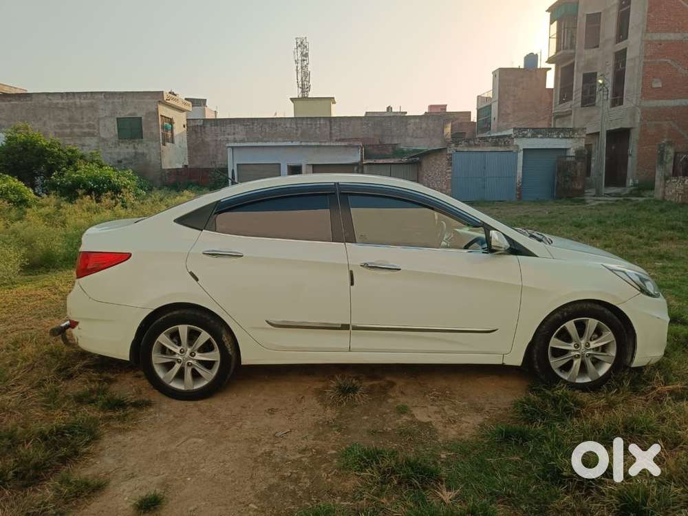 Hyundai Fluidic Verna 2012