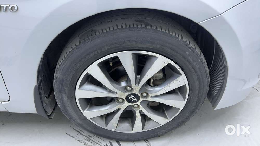 Hyundai Verna Fluidic 1.6 Vtvt Sx, 2016, Petrol