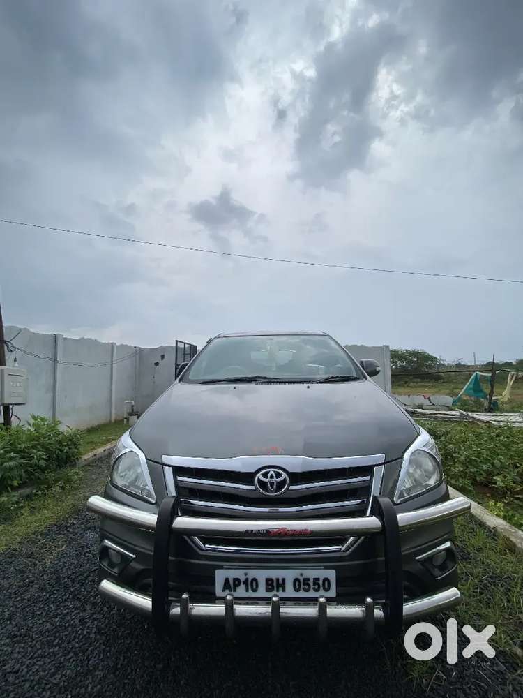 Toyota Innova 2014 Diesel Well Maintained