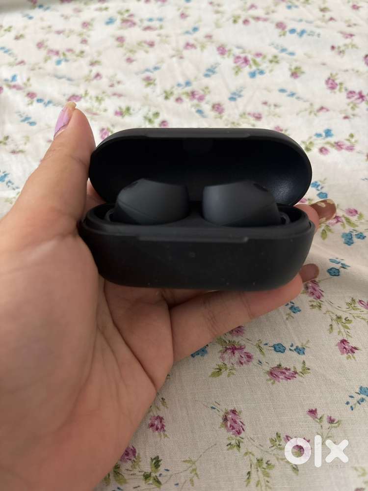 Sony wireless noise cancelling earbuds