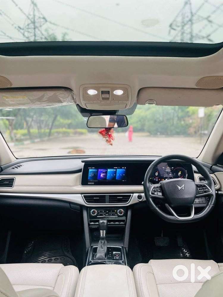 Mahindra Xuv700 2.2 Ax 7 Diesel At Luxury Pack Str, 2023, Diesel
