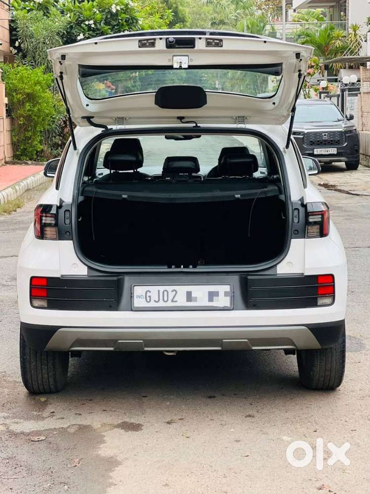 Hyundai Venue 1.0 Sx (o) Turbo Dct, 2024, Petrol