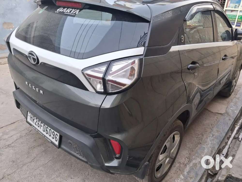 Tata Nexon Automatic Car With Sunroof Model August 2023