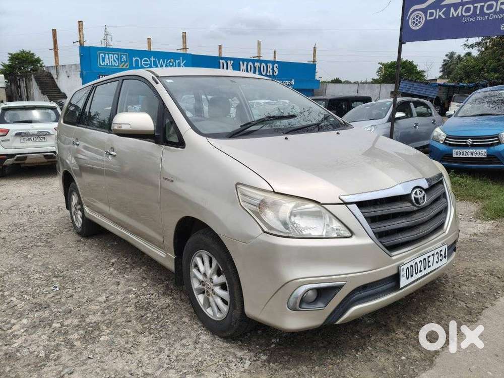 Toyota Innova 2.5 Vx (diesel) 8 Seater Bs Iv, 2014, Diesel