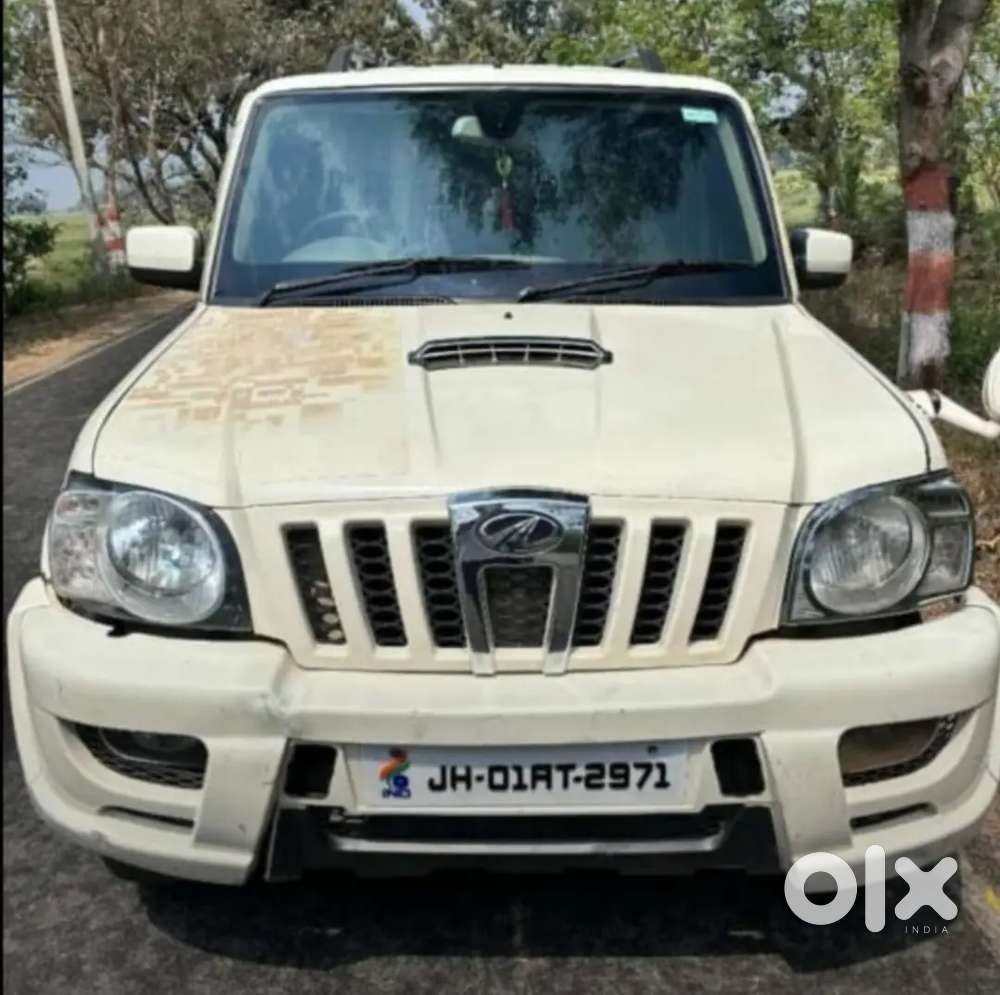 Mahindra Scorpio Classic 2013 Petrol 110000 Km Driven