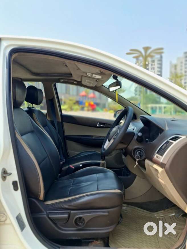 Hyundai I20 Asta 1.2 O With Sunroof, 2011, Petrol