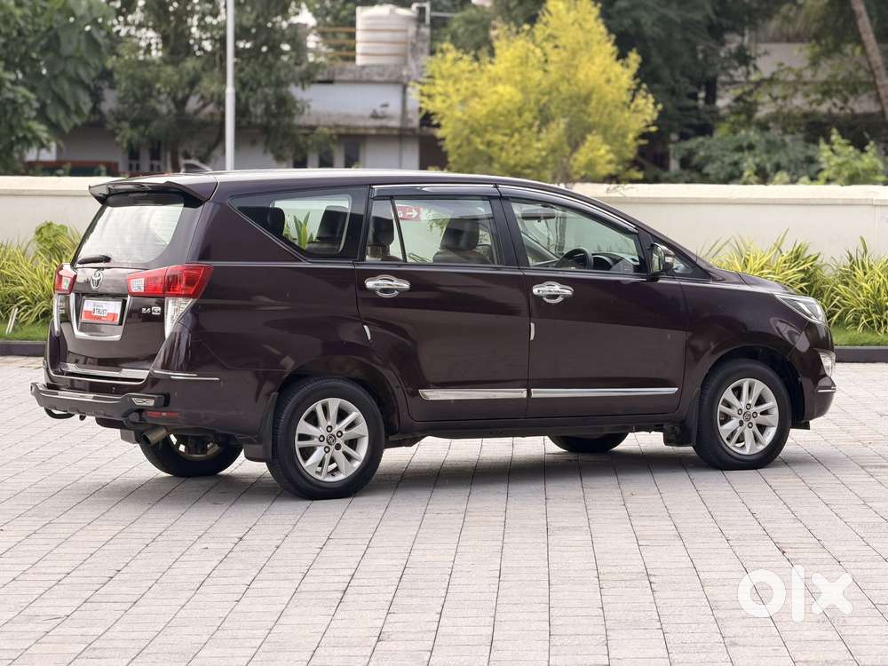 Toyota Innova Crysta 2.4 G Mt, 2017, Diesel