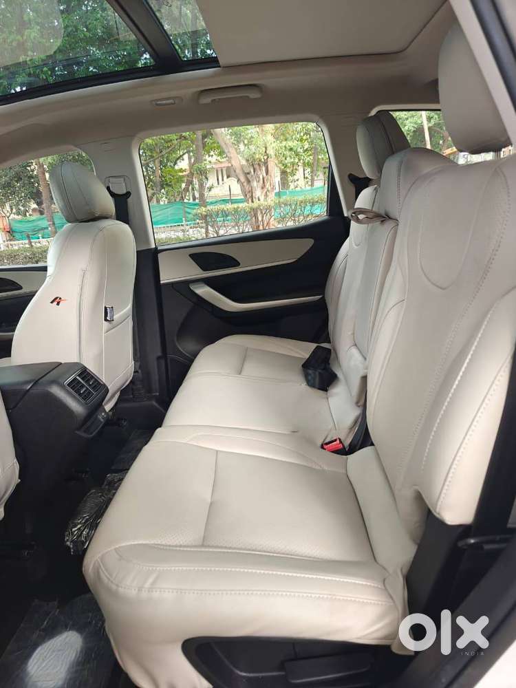 Mahindra Xuv700 Ax5 S Diesel At 2025