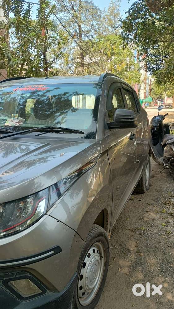 Mahindra Kuv 100 2017 Petrol Manual