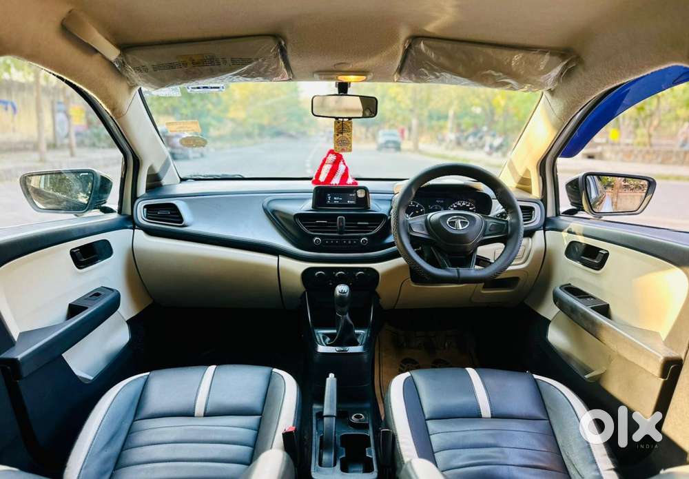 Tata Altroz 1.2 Xe, 2022, Petrol