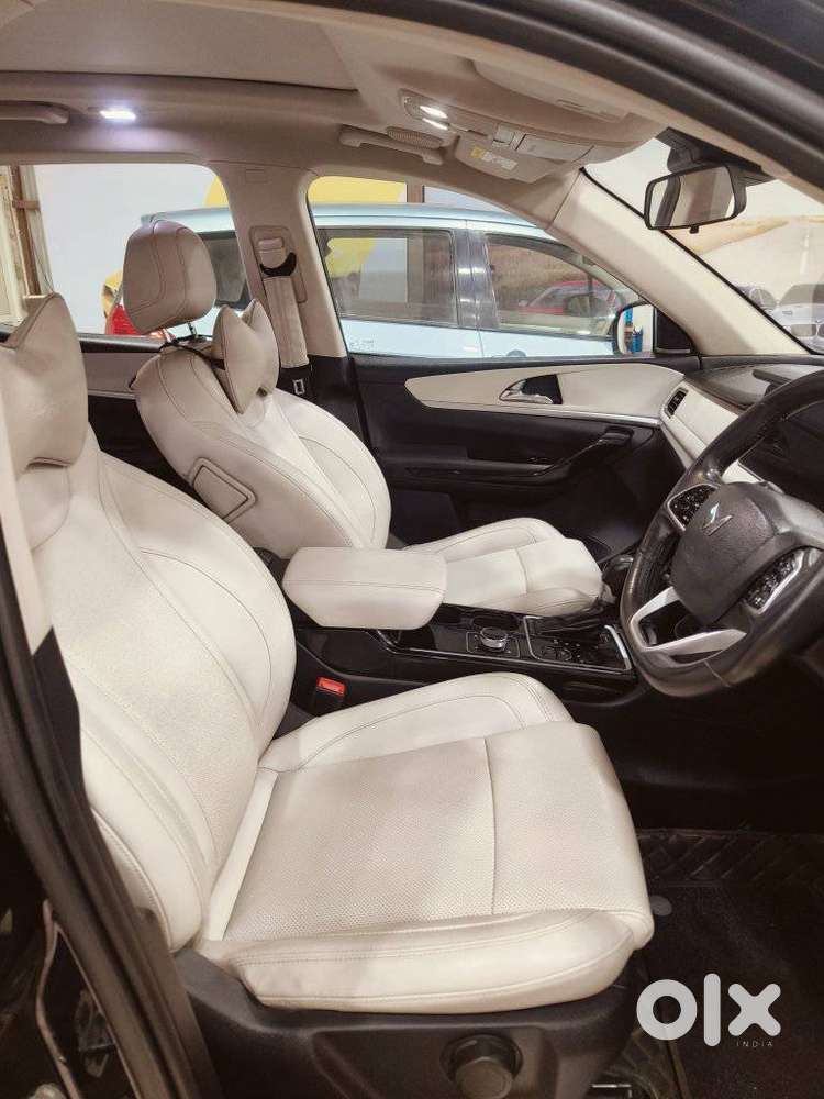 Mahindra Xuv700 2.2 Ax 7 Diesel At Luxury Pack Str Awd, 2022, Diesel