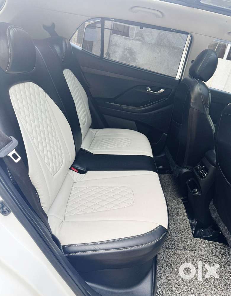 Hyundai Creta 1.5 S Plus Knight Diesel Dual Tone, 2023, Diesel