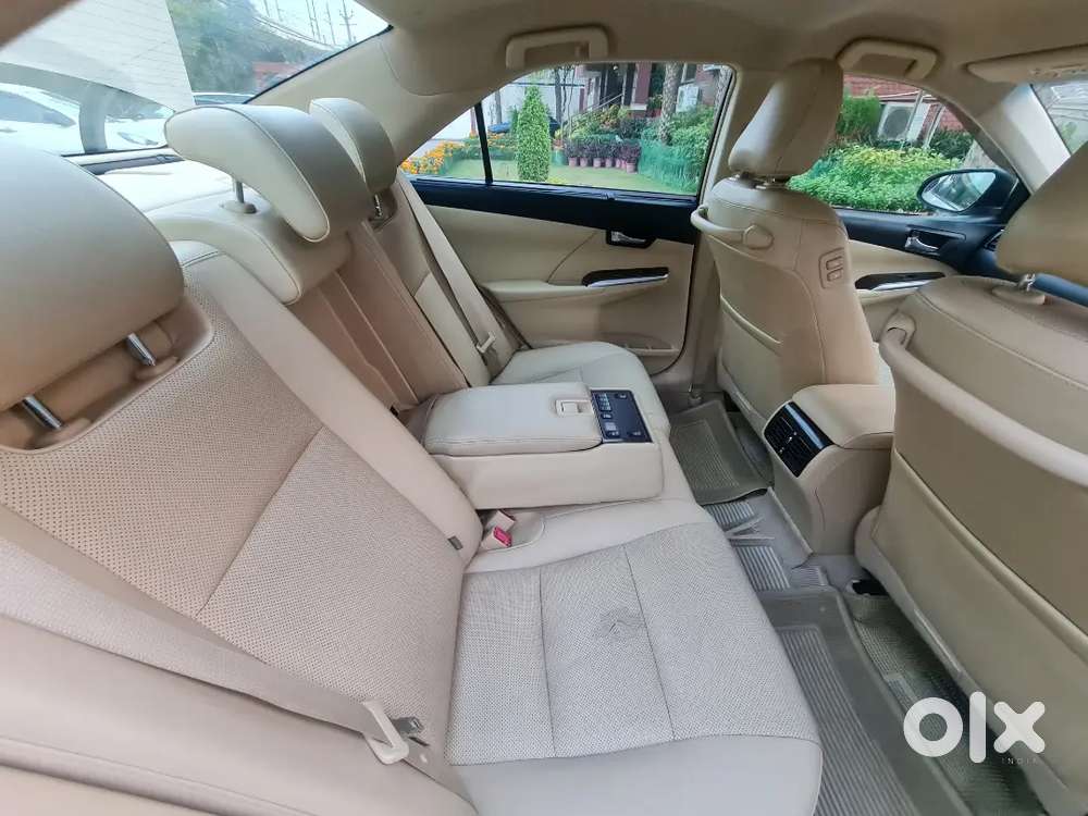 2016 Toyota Camry Hybrid At  1 Owner  Company Maintained