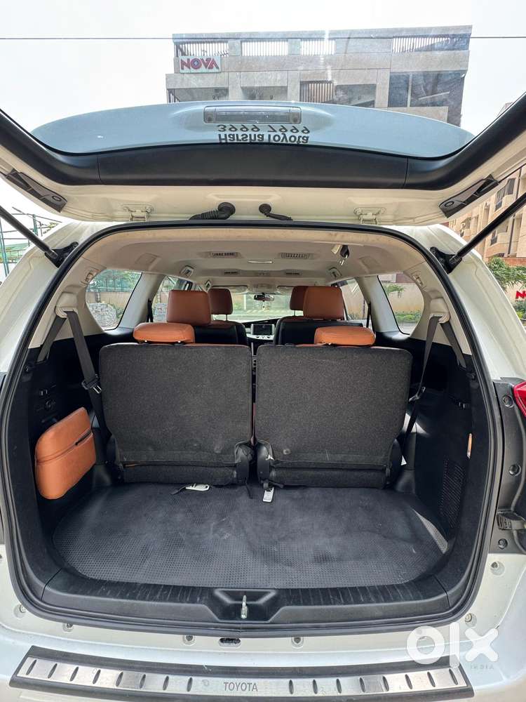 Toyota Innova Crysta [2020-ongoing] 2.7 Gx Mt 7 Str, 2023, Diesel