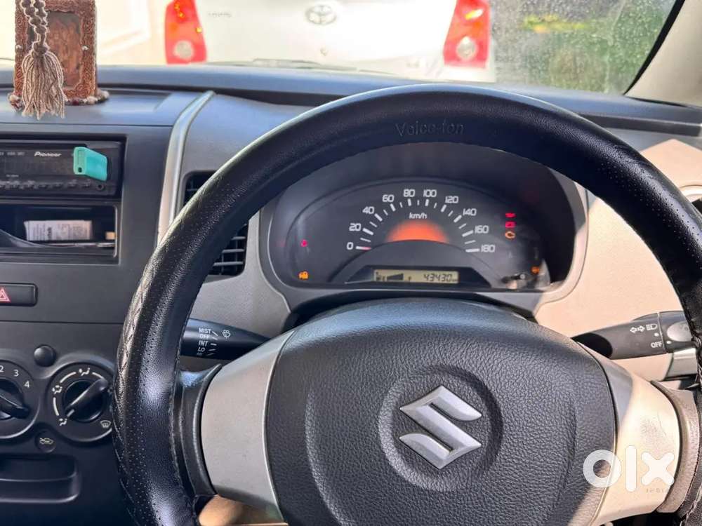 Wagonr 2011 White Colour