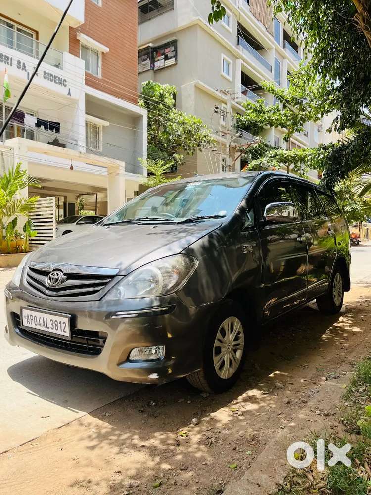 Toyota Innova 2010 Diesel 270000 Km Driven