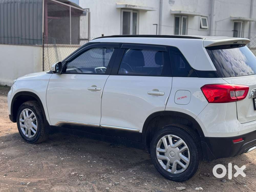 Maruti Suzuki Brezza 1.5 Vxi At Smart Hybrid, 2021, Petrol