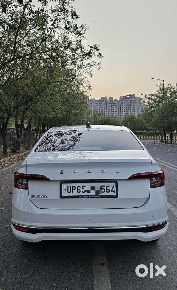 Skoda Slavia Style 1.0l Tsi At, 2022, Petrol