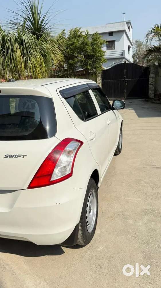 Maruti Suzuki Swift 2017 Petrol 75000 Km Driven