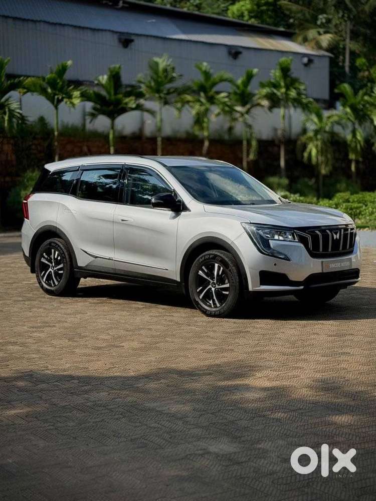 Mahindra Xuv700 2.0 Mx Petrol Mt 5 Str, 2022, Petrol