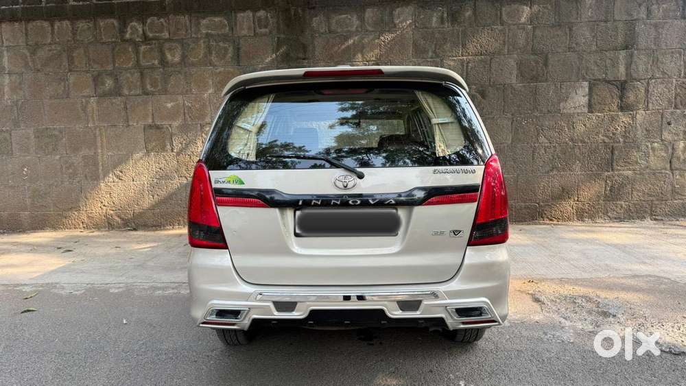 Toyota Innova 2.5 G (diesel) 8 Seater Bs Iv, 2015, Diesel