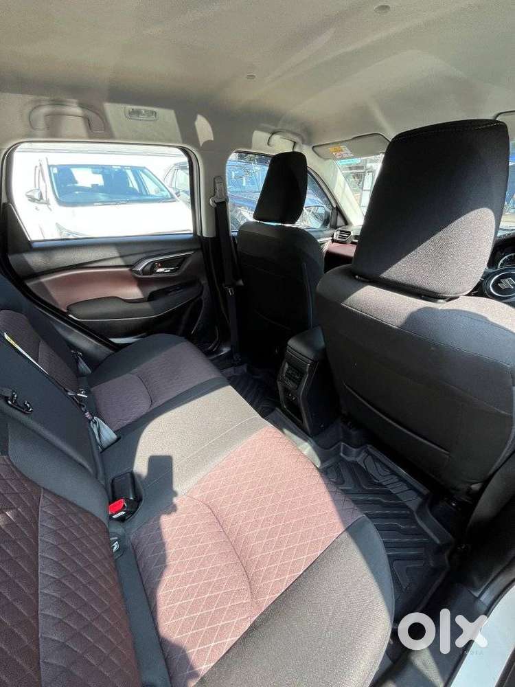 Maruti Suzuki Grand Vitara 1.5 Delta Smart Hybrid At, 2024, Petrol