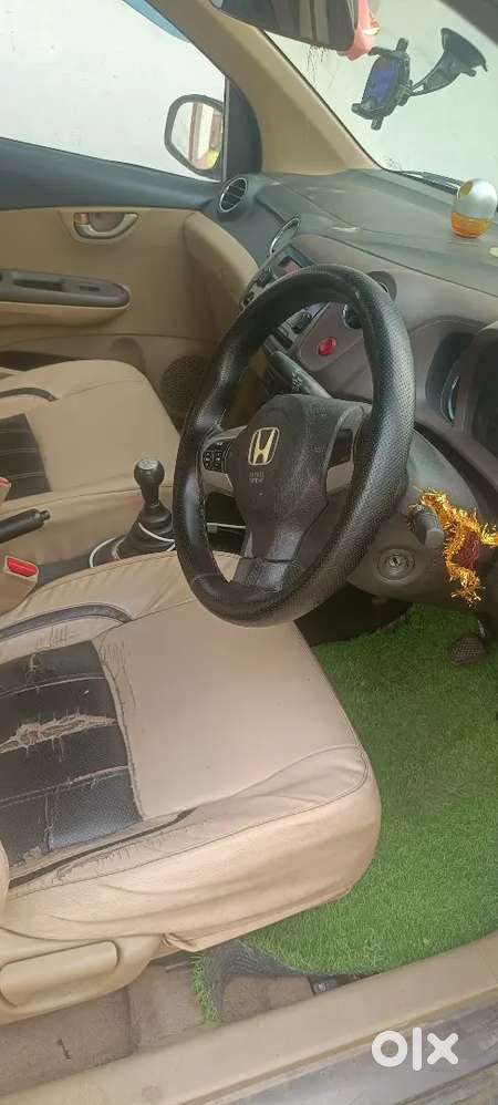 Mohday Hama Car Sell Kar Raha Ha