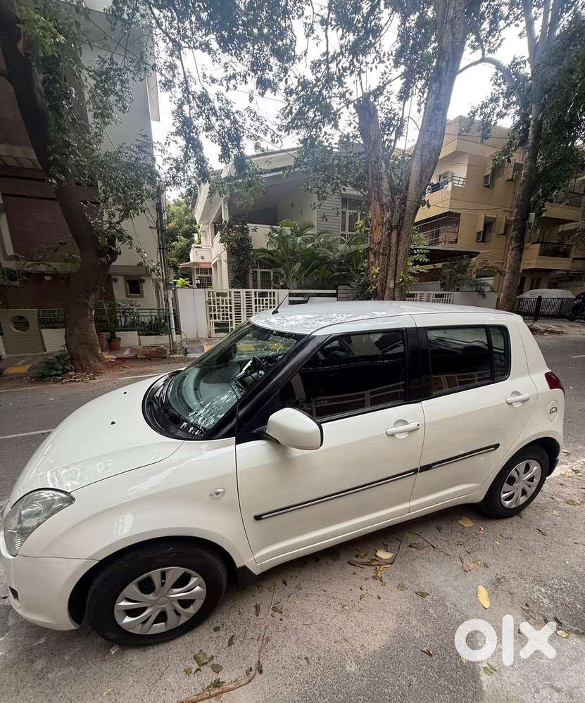 Maruti Suzuki Swift Vxi, 2011, Petrol