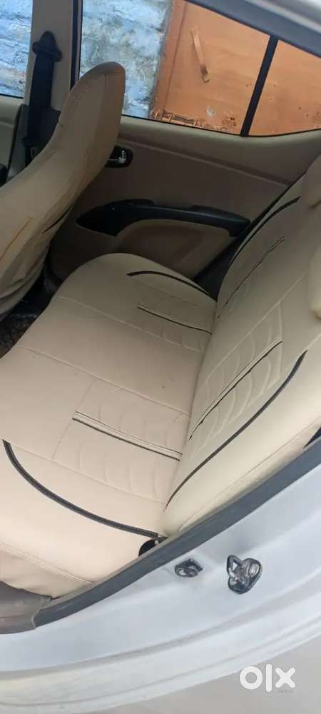 Hyundai I10 2012 Petrol 70000 Km Driven