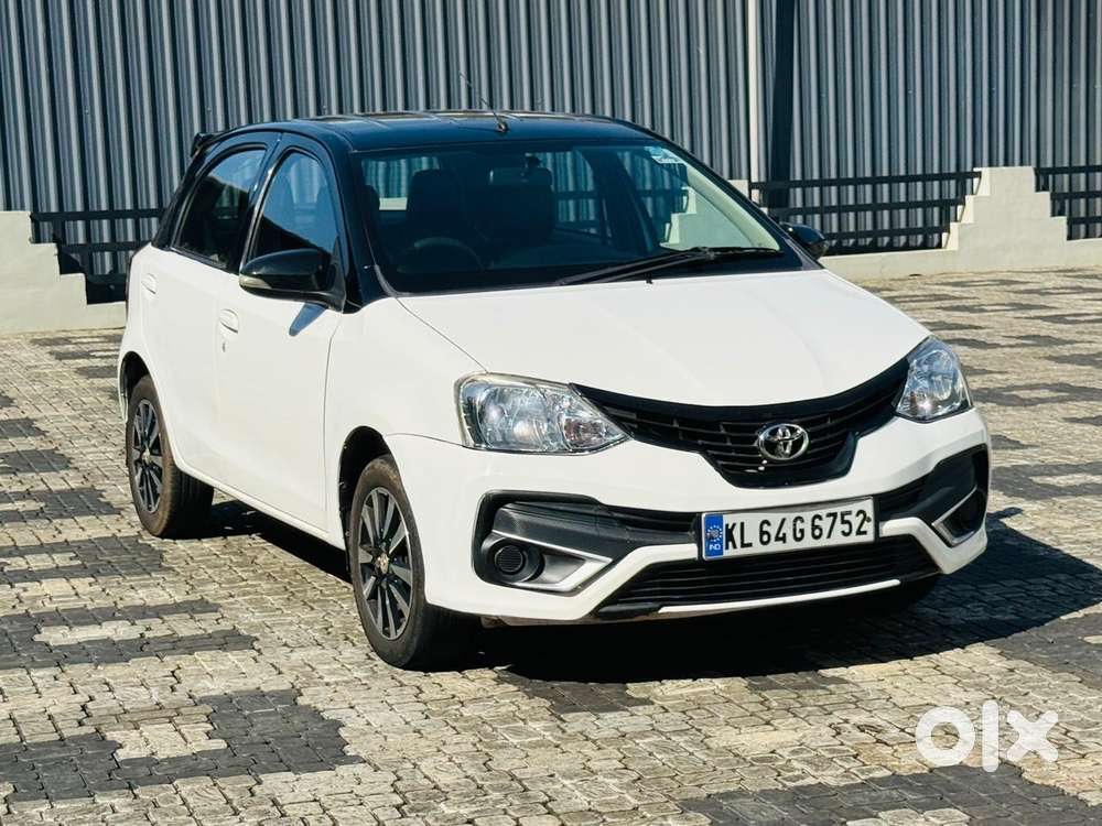 Toyota Etios Liva 1.2 V Dual Tone, 2018, Petrol