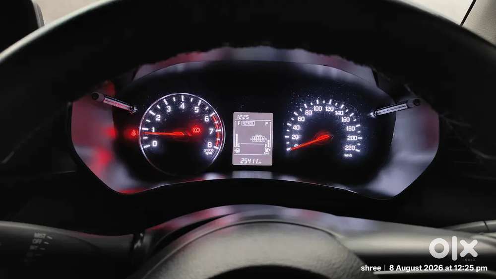 Maruti Suzuki Swift Vxi(o) 2025
