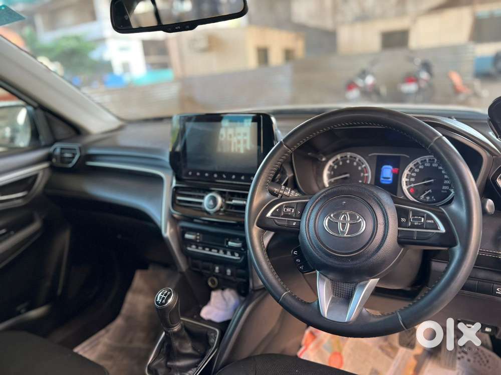 Toyota Urban Cruiser Hyryder, 2023, Petrol