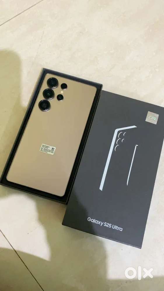 7 month old with box 3 month warranty left without any scratches with